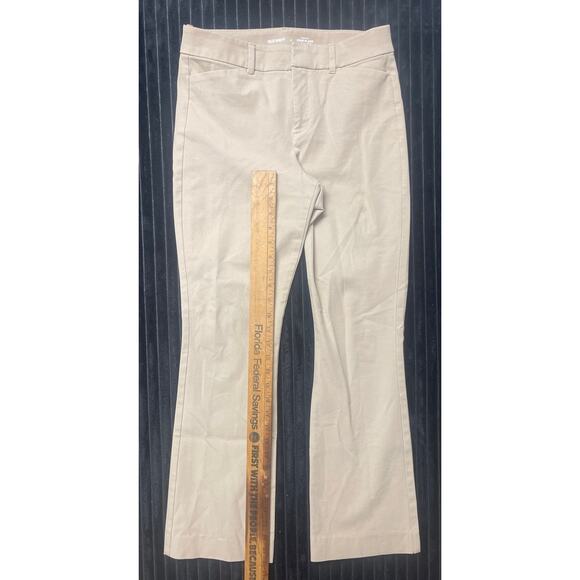 Old Navy Women's High Rise Flare Pants Sz 6 Nude Secret Smooth Pockets - Picture 3 of 4